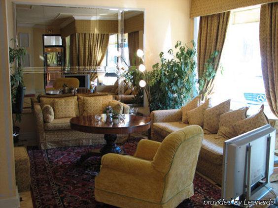 Mercure Hotel Duesseldorf Zentrum Интериор снимка